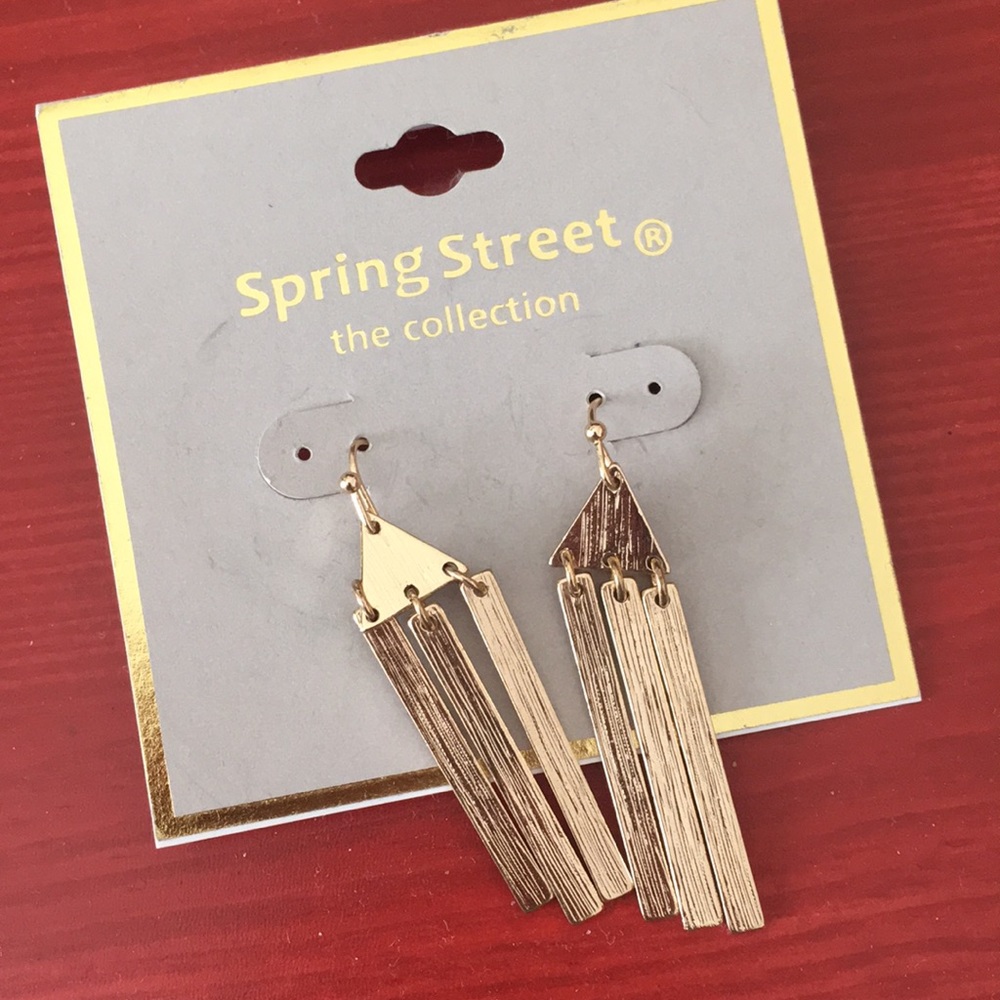 NEVER WORN! Spring Street gold dangle earrings